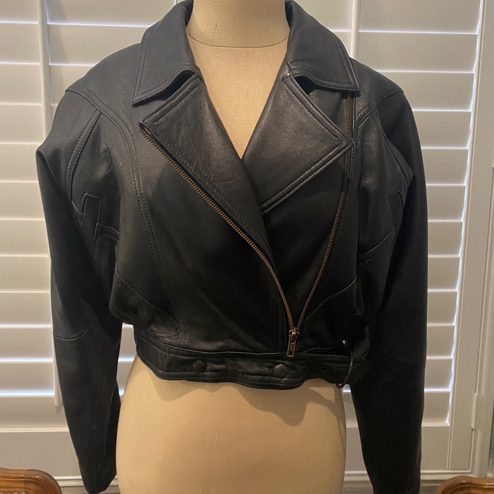 90’s Cropped black leather jacket small